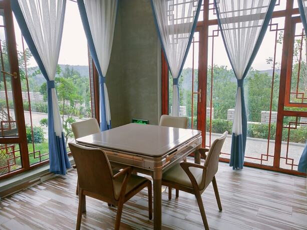 Imagen general del Hotel Yiyun Chunshe Meisu Hebi. Foto 3