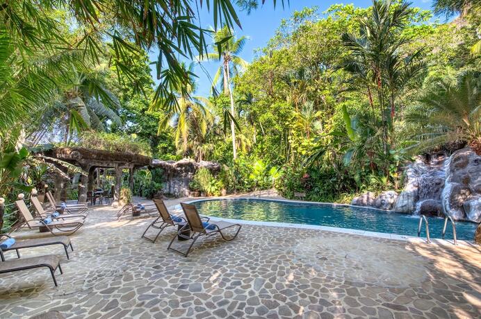 Imagen general del Hotel Ylang Ylang Beach Resort. Foto 2