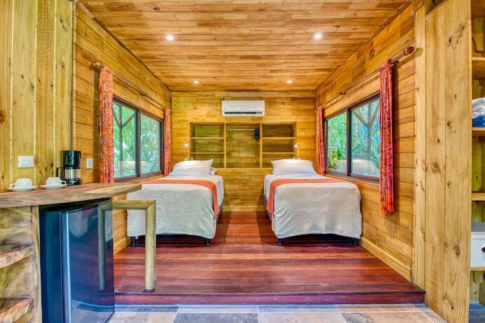 Imagen general del Hotel Ylang Ylang Beach Resort. Foto 8