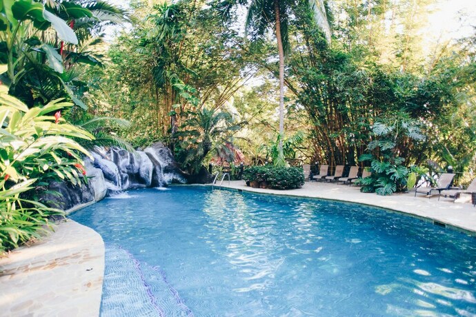 Imagen general del Hotel Ylang Ylang Beach Resort. Foto 1