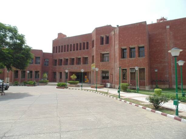 Imagen general del Hotel Ymca Greater Noida Programme Centre. Foto 7