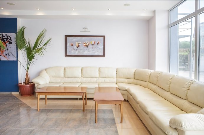 Imagen de los interiores del Hotel Yo, Varna Ciudad. Foto 18