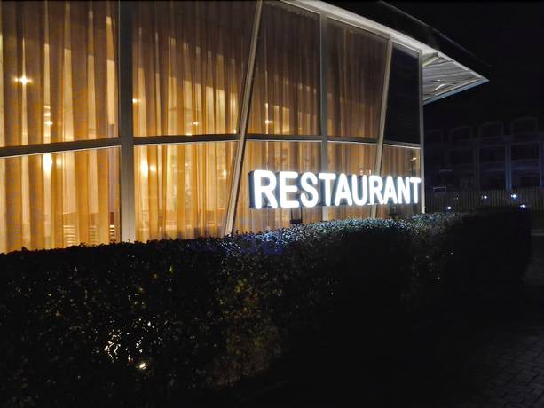 Imagen del bar/restaurante del Hotel Yo, Varna Ciudad. Foto 3