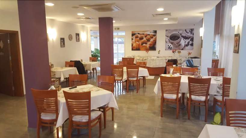 Imagen del bar/restaurante del Hotel Yo, Varna Ciudad. Foto 5