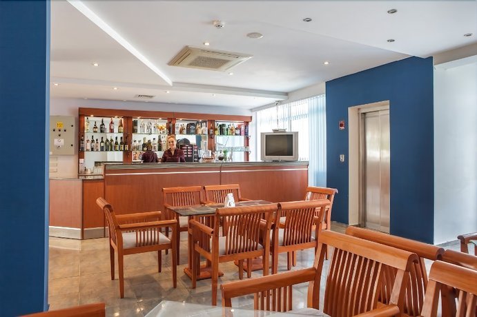 Imagen del bar/restaurante del Hotel Yo, Varna Ciudad. Foto 6