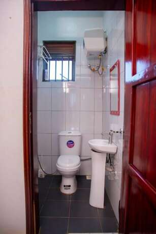 Imagen general del Hotel Yobo\'s Complex Guest House. Foto 9