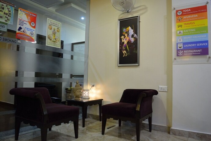 Imagen de los interiores del Hotel Yog Vashishth. Foto 34