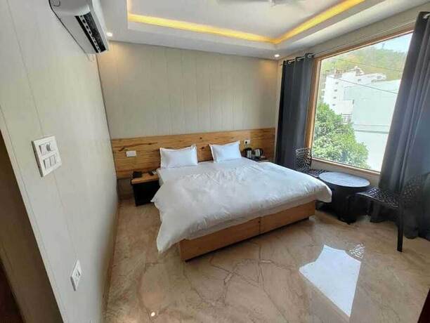 Imagen de la habitación del Hotel Yoga Rishi. Foto 10