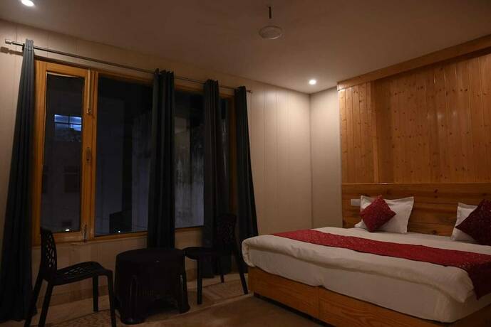 Imagen de la habitación del Hotel Yoga Rishi. Foto 13