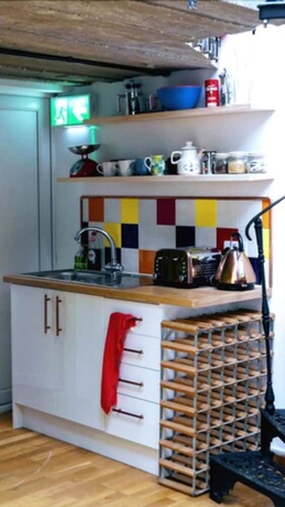 Imagen de la habitación del Hotel Yoghurt Rooms. Foto 15