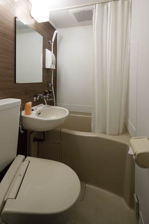 Imagen de la habitación del Hotel Yokohama Sakuragicho Town 24. Foto 8