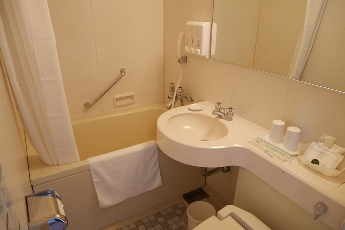 Imagen de la habitación del Hotel Yokohama Techno Tower. Foto 8