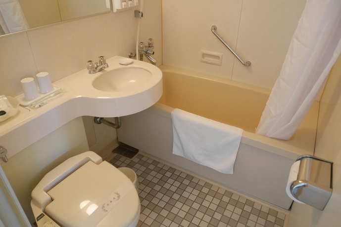 Imagen de la habitación del Hotel Yokohama Techno Tower. Foto 9