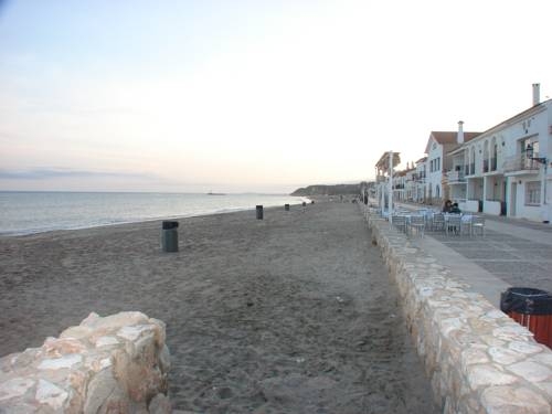 Imagen de la piscina del Hotel Yola. Foto 13
