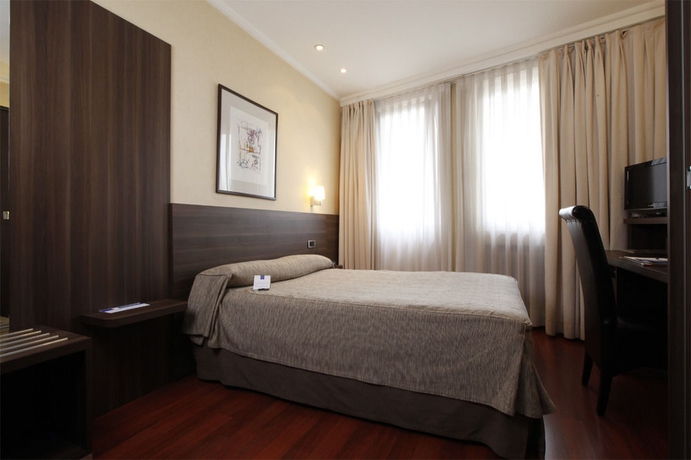 Imagen de la habitación del Hotel Yoldi. Foto 10