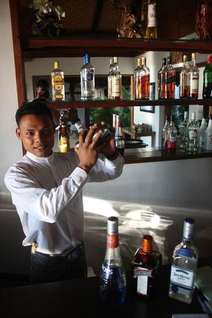 Imagen del bar/restaurante del Hotel Yoma Cherry Lodge. Foto 13