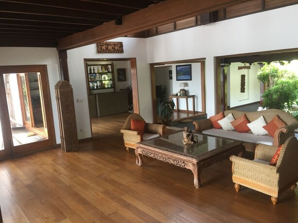 Imagen de los interiores del Hotel Yoma Cherry Lodge. Foto 28