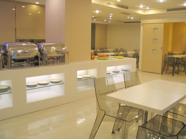 Imagen del bar/restaurante del Hotel Yomi - Mrt Shuanglian Station. Foto 3