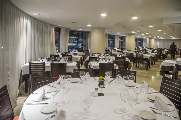 Imagen del bar/restaurante del Hotel Yomo Centric. Foto 2