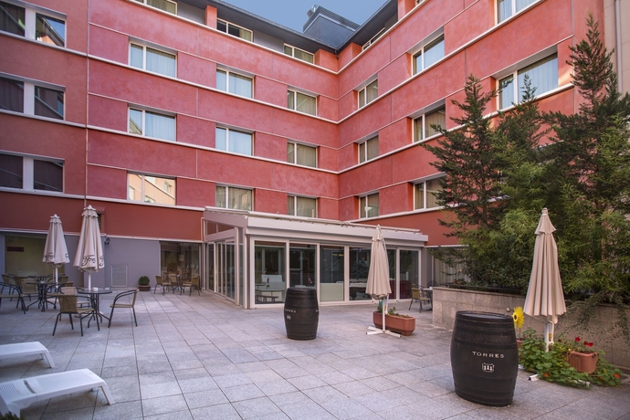 Imagen de los exteriores del Hotel Yomo Centric. Foto 8