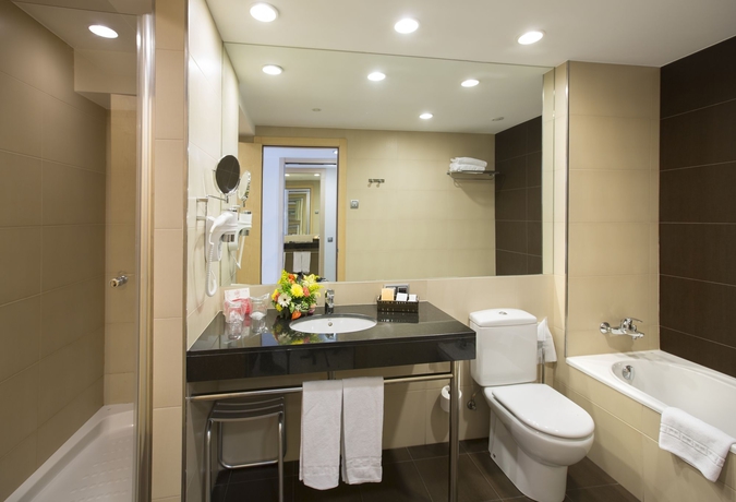 Imagen de la habitación del Hotel Yomo Centric. Foto 7