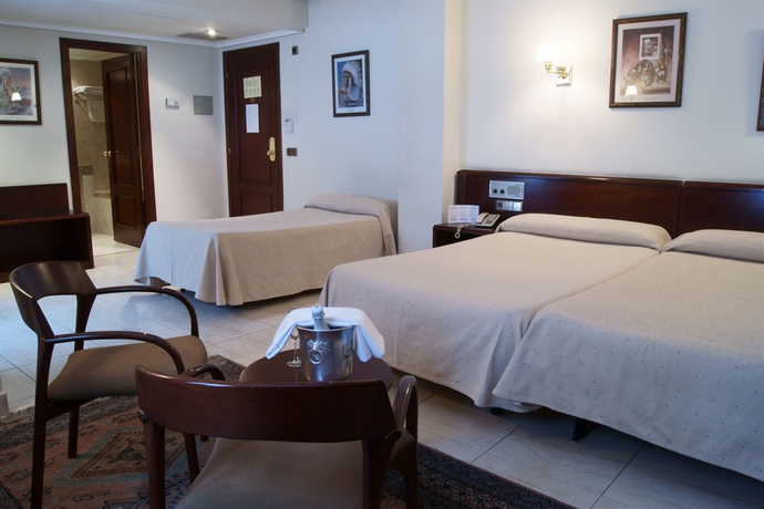 Imagen de la habitación del Hotel Yomo Imperial. Foto 5