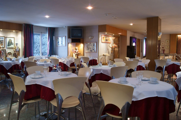 Imagen del bar/restaurante del Hotel Yomo Imperial. Foto 4