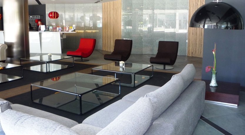 Imagen de los interiores del Hotel Yomo Mola Park. Foto 10