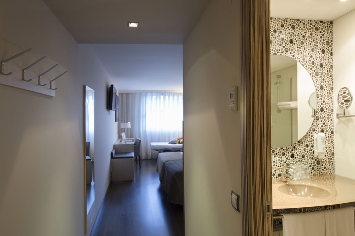 Imagen de la habitación del Hotel Yomo Mola Park. Foto 6