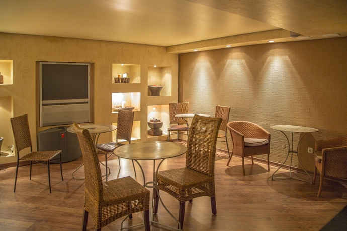 Imagen del bar/restaurante del Hotel Yomo Patagonia. Foto 6