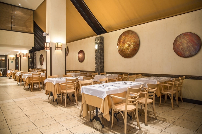 Imagen del bar/restaurante del Hotel Yomo Patagonia. Foto 7