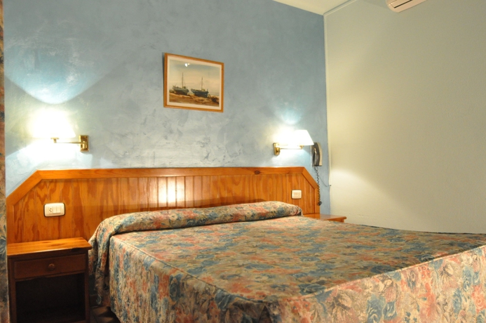 Imagen de la habitación del Hotel Yomo Petit Paris. Foto 4