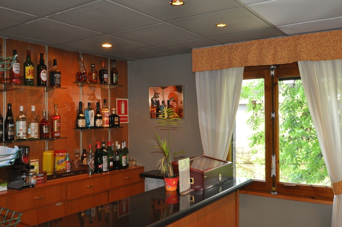 Imagen del bar/restaurante del Hotel Yomo Petit Paris. Foto 2