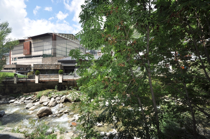 Imagen de los exteriores del Hotel Yomo Petit Paris. Foto 12