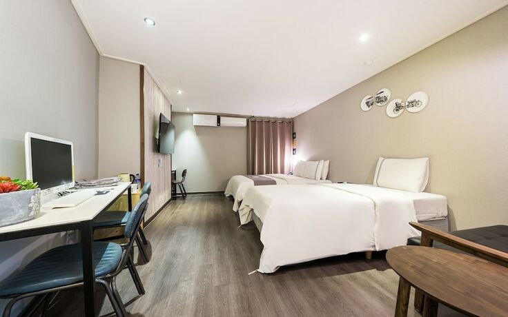 Imagen general del Hotel Yongin Bellino S. Foto 7