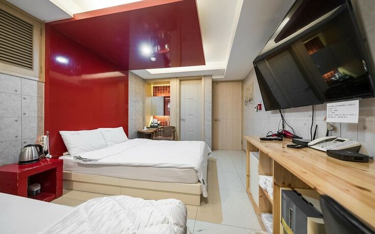 Imagen de la habitación del Hotel Yongin Chameleon. Foto 12