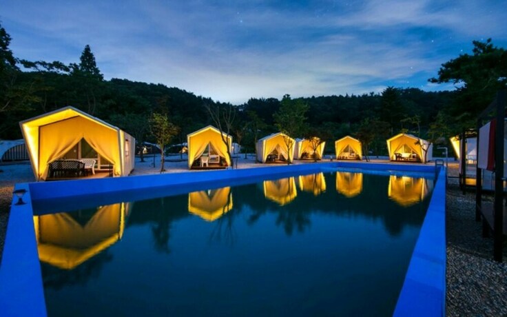 Imagen general del Hotel Yongin Cheoline Camping Land. Foto 17