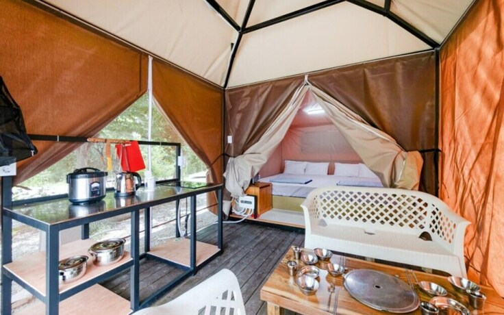 Imagen general del Hotel Yongin Cheoline Camping Land. Foto 20