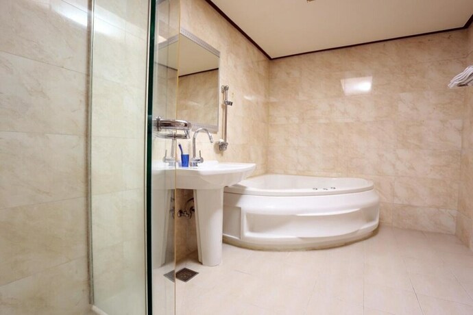 Imagen de la habitación del Hotel Yongin Elegance. Foto 19
