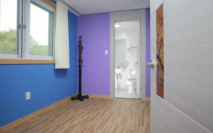 Imagen general del Hotel Yongin Everleeum Pension. Foto 3