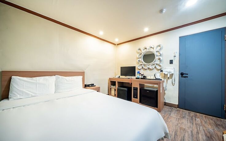 Imagen general del Hotel Yongin Jaju J and J. Foto 5