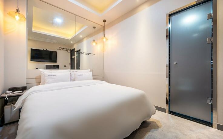 Imagen de la habitación del Hotel Yongin Juno. Foto 13