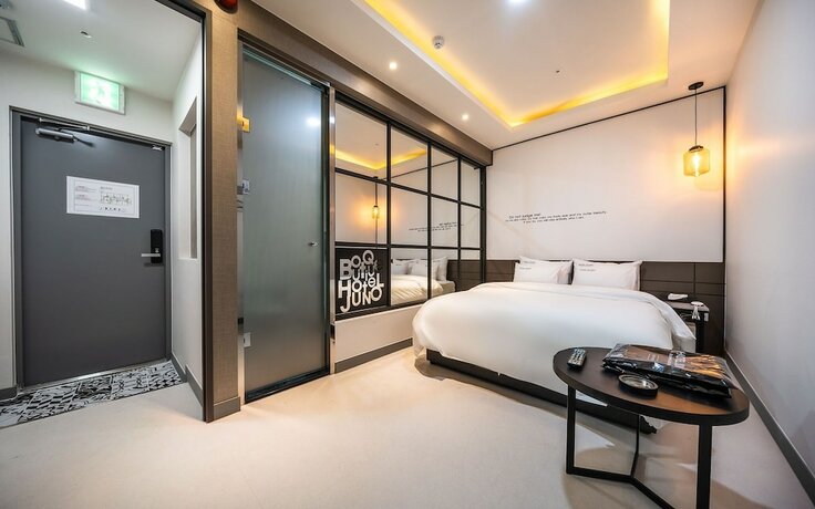 Imagen de la habitación del Hotel Yongin Juno. Foto 17