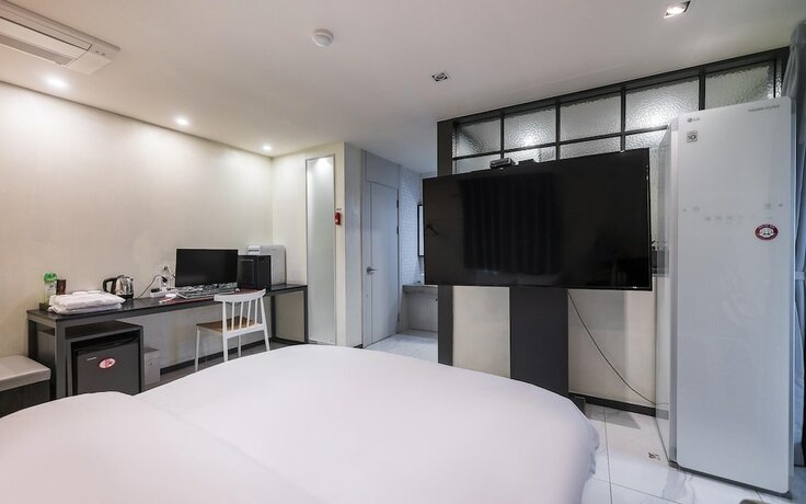 Imagen de la habitación del Hotel Yongin Oscar. Foto 14