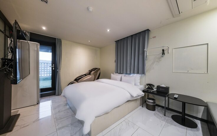 Imagen de la habitación del Hotel Yongin Oscar. Foto 15