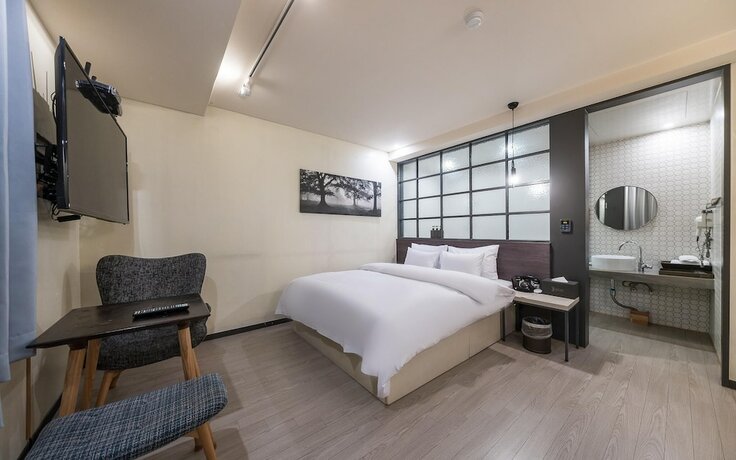 Imagen de la habitación del Hotel Yongin Oscar. Foto 17