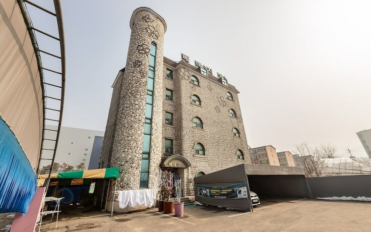 Imagen general del Hotel Yongin Yangji Venezia. Foto 8