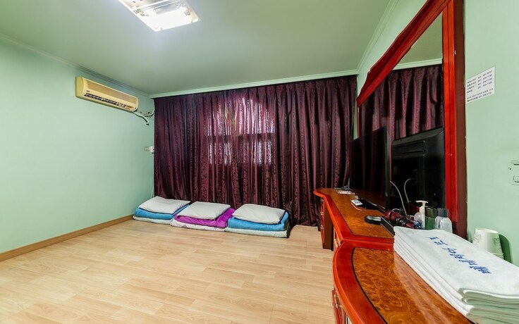 Imagen de la habitación del Hotel Yongin Yangji Venezia. Foto 12