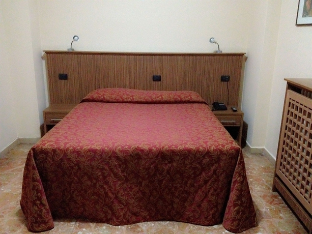 Imagen de la habitación del Hotel York, Cinisello Balsamo. Foto 7