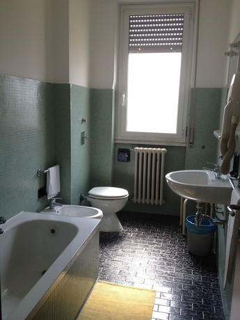 Imagen de la habitación del Hotel York, Cinisello Balsamo. Foto 9